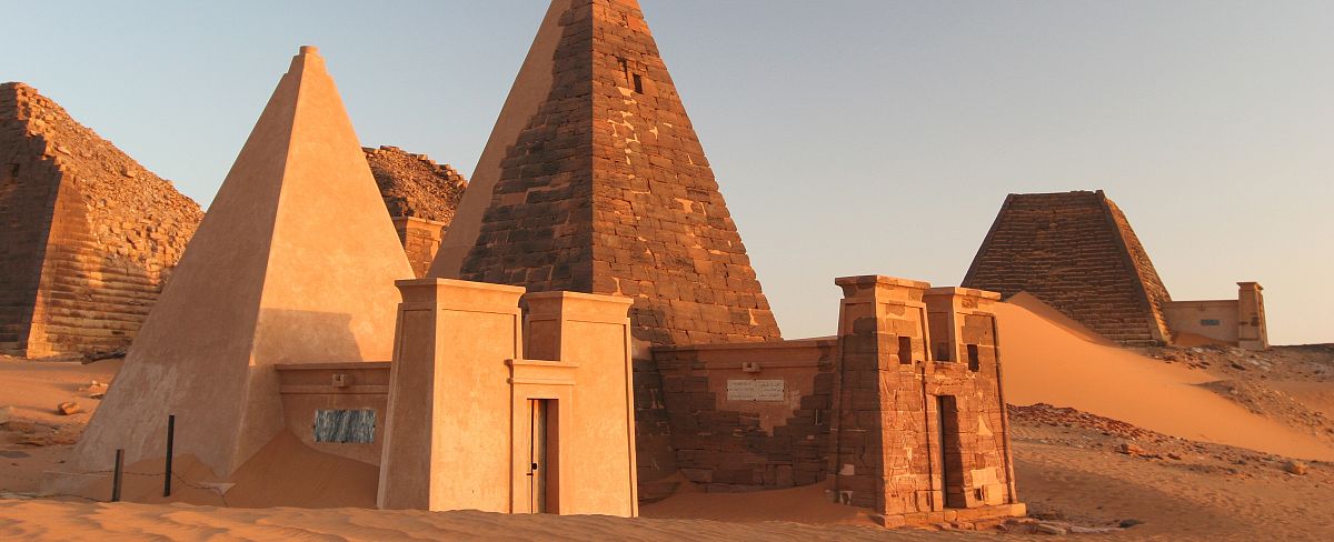 Také jste nikdy neslyšeli o súdánských pyramidách?