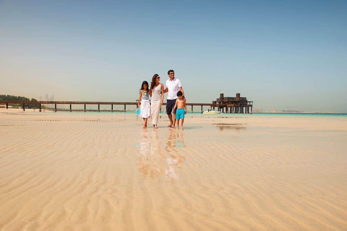 В каких эмиратах лучше отдыхать. Мадинат пляж Дубай. Пляж Джумейра в Дубае. Мадинат Джумейра пляж. ОАЭ Шарджа море.