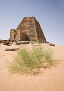Také jste nikdy neslyšeli o súdánských pyramidách?